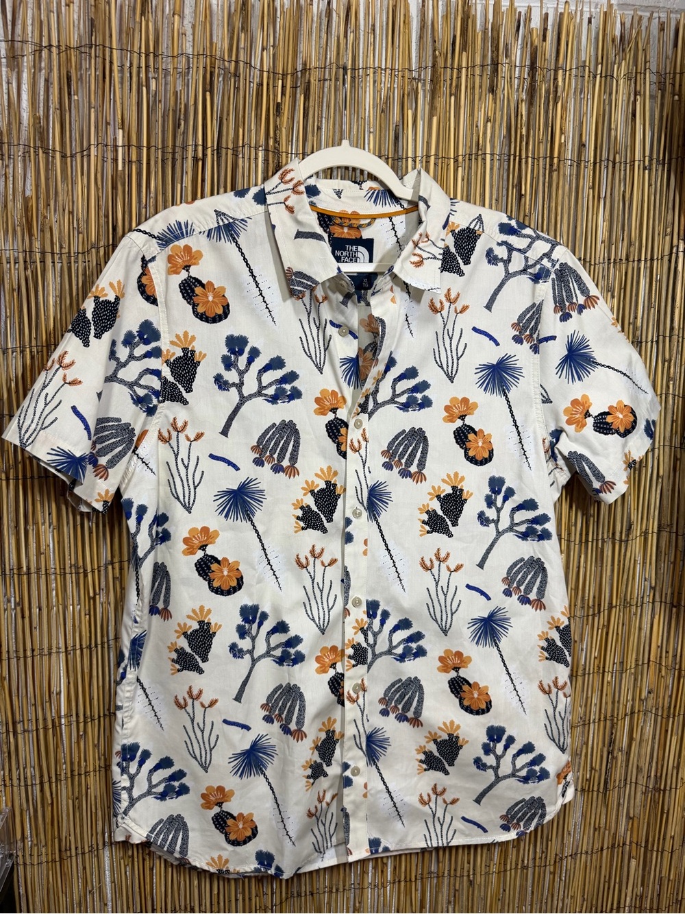 The North Face Men’s XL Short Sleeve Button-Up Desert Print Cotton Shirt - Picture 2 of 13